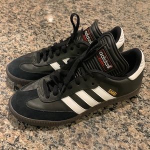 Adidas Samba Turf Soccer Shoes - Like New.  Mens 6.5. Fit like a Women’s 8
